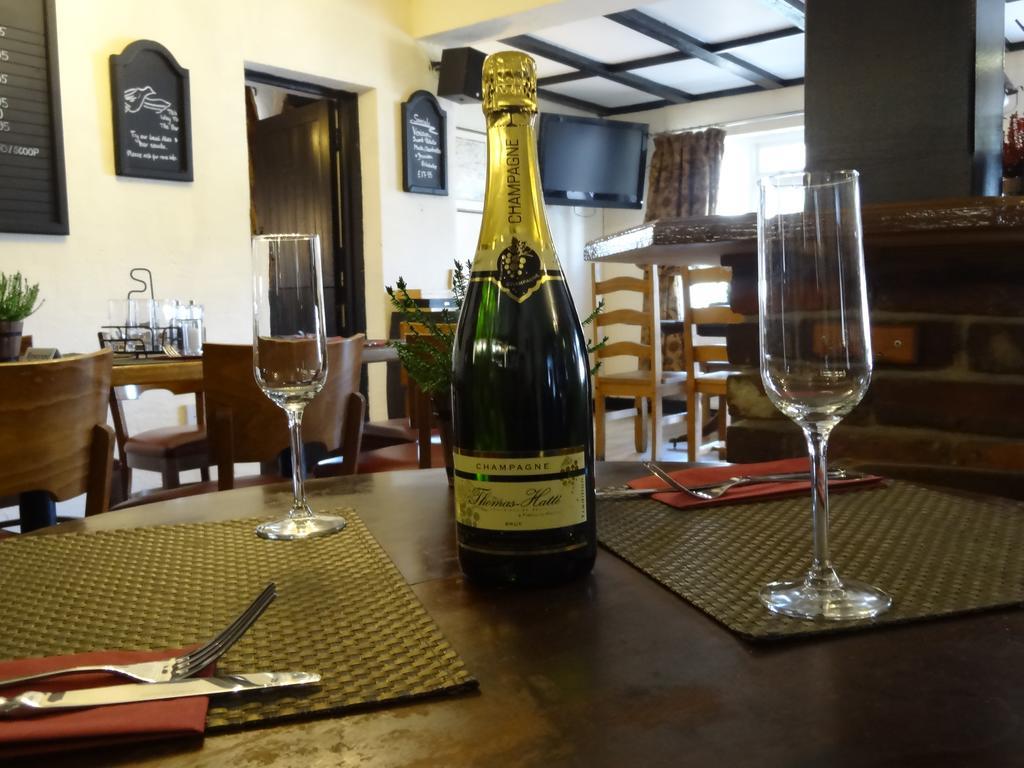 The Dove Inn Micheldever Eksteriør billede